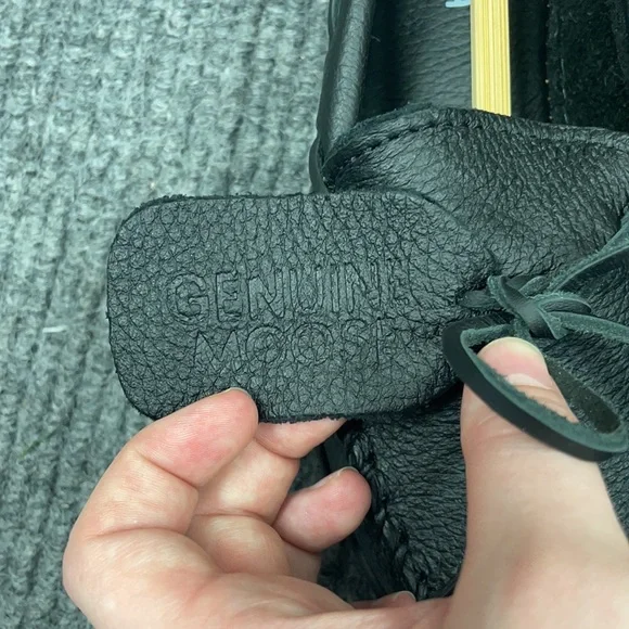 Minnetonka Women’s Moosehide Classic Moccasins (2926) - Picture 6 of 8